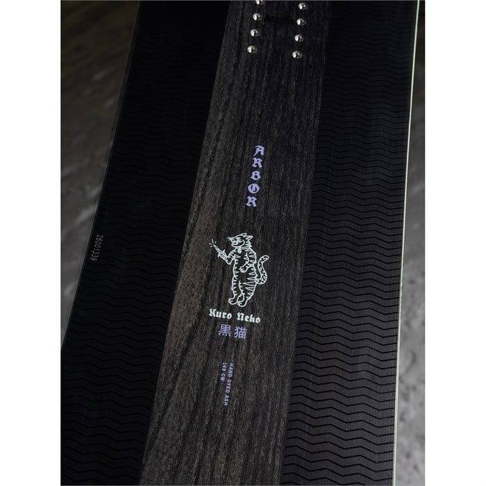 Arbor Kuro Neko Snowboard - Women's 2026
